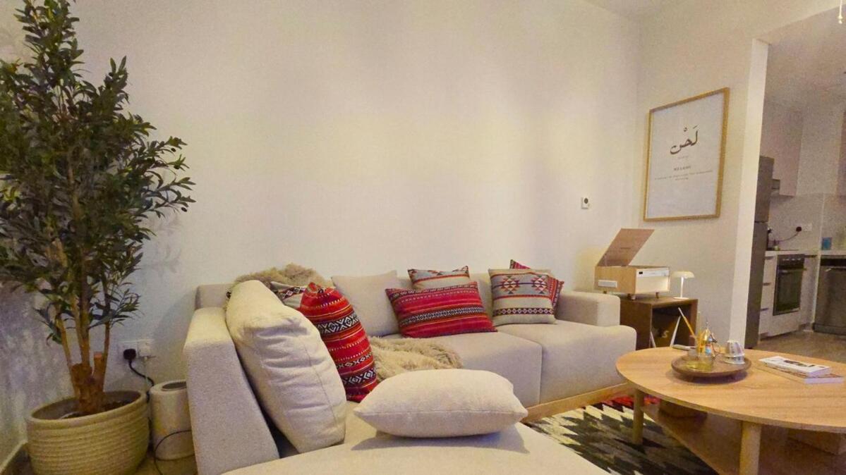 Bohoarabia - 120 Inch Screen Apartment Abu Dhabi