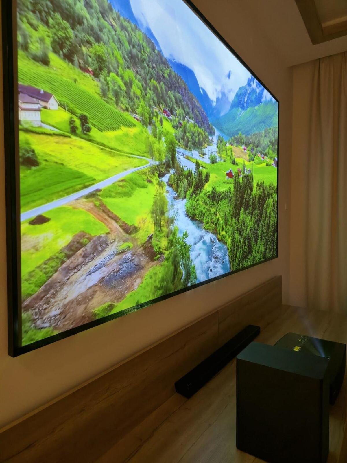 Bohoarabia - 120 Inch Screen Apartment *